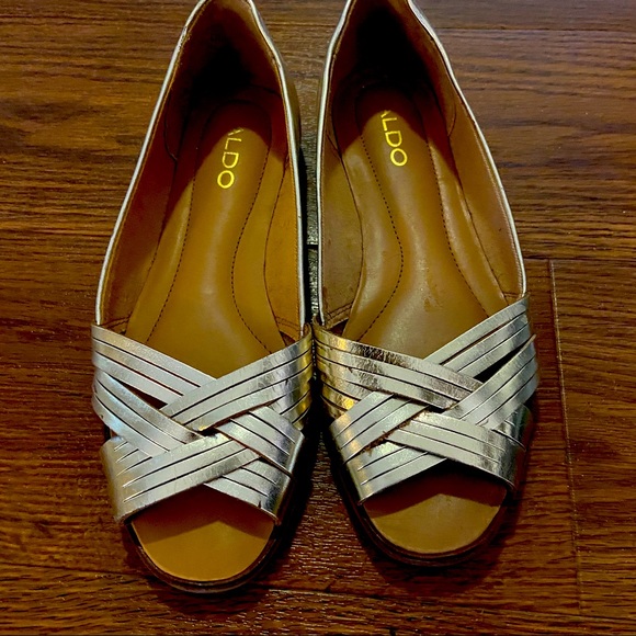 ALDO gold sandals - Picture 1 of 2